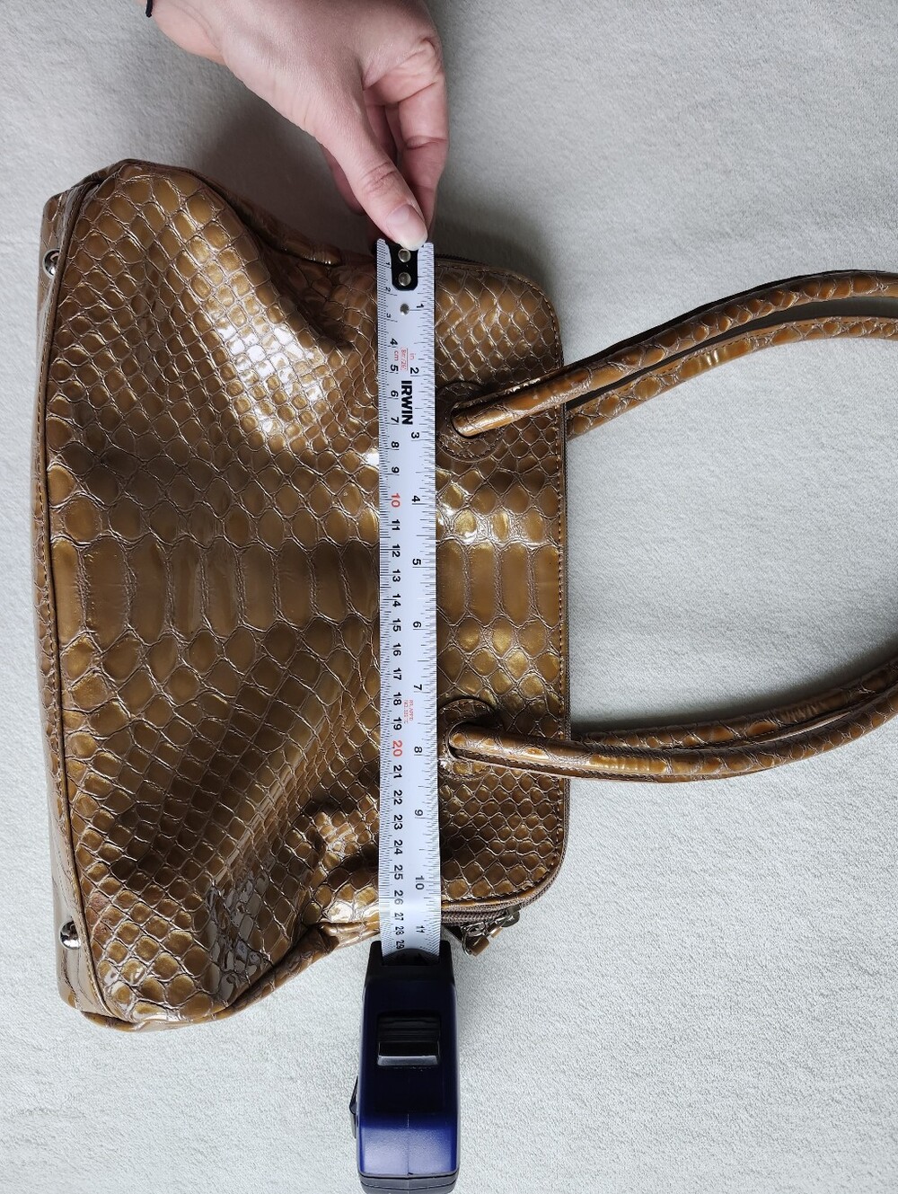 Danier Genuine Leather Shoulder Bag - Caramel Brown - UPDATED - Picture 2 of 12